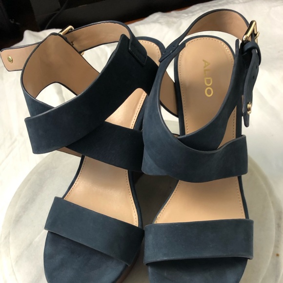 Sandals - Picture 2 of 4